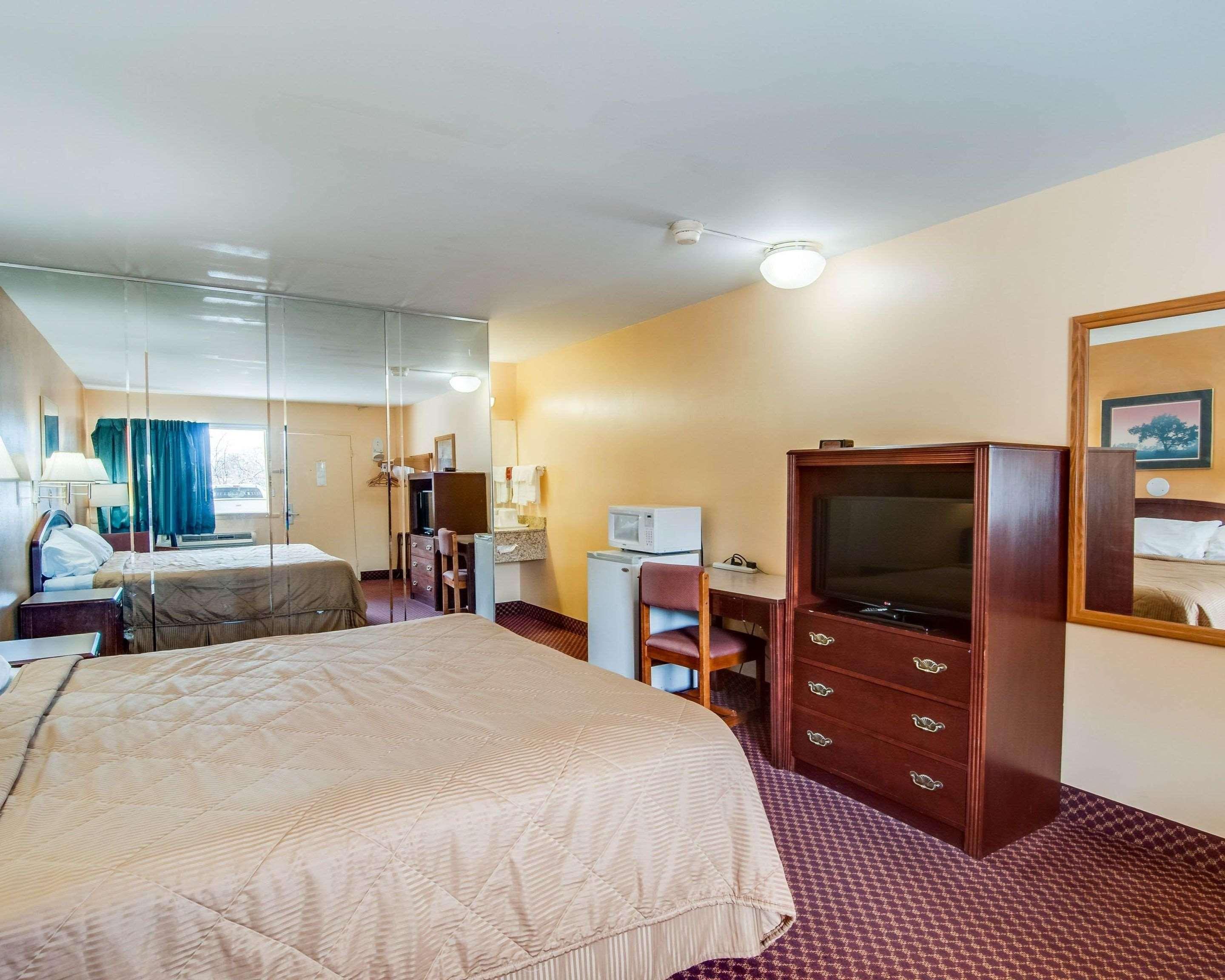Econo Lodge Near Bluefield College Eksteriør billede