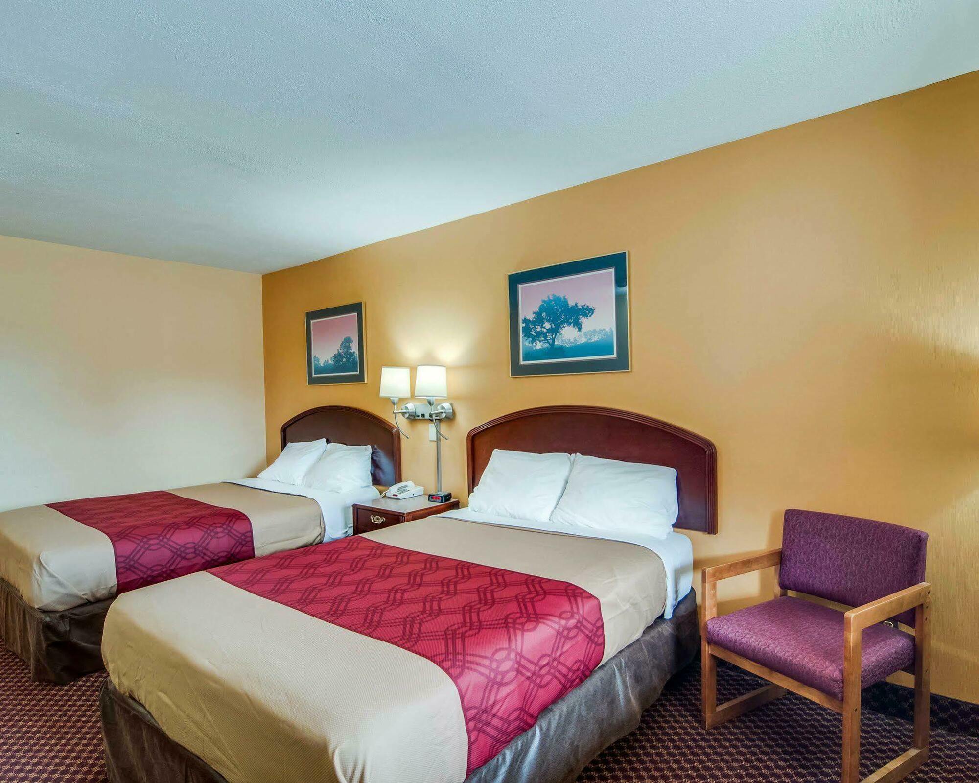 Econo Lodge Near Bluefield College Eksteriør billede